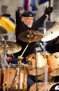 FLEETWOODMAC KRT PHOTO BY NICOLAS KHAYAT/ABACA PRESS (April 18) NEW YORK, NY -- Mick Fleetwood of Fleetwood Mac performs with the band on NBC's Today Show on Friday, April 18, 2003. (gsb) 2003